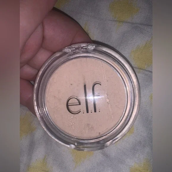 NEVER WORN MAKE-UP ESSENTIALS: - Picture 4 of 11